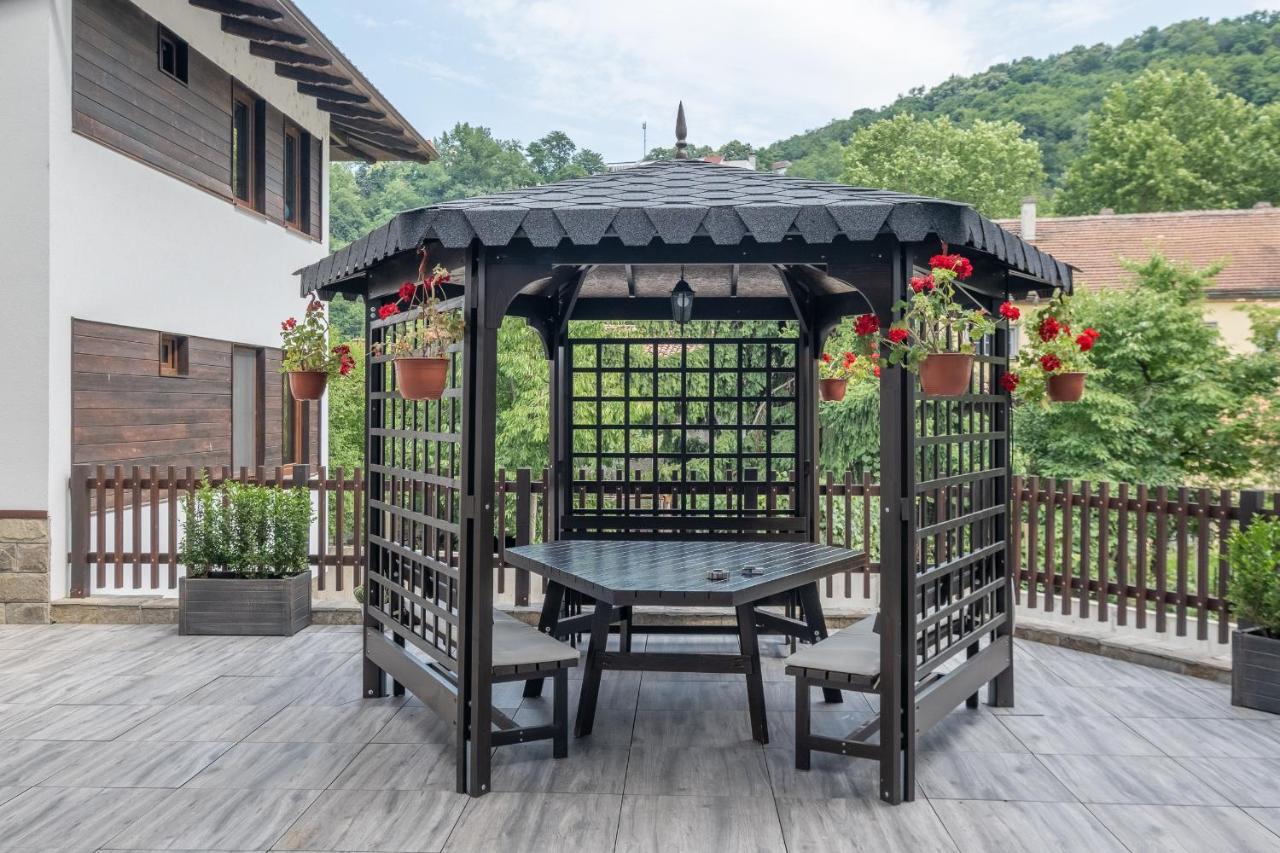 Tarnovgrad Apartments - Free Parking Veliko Turnovo Bagian luar foto